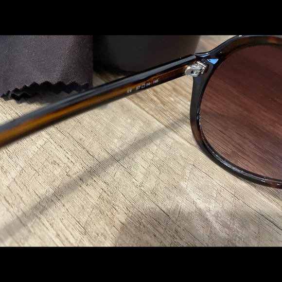 Michael Kors Sunglasses - Picture 5 of 5